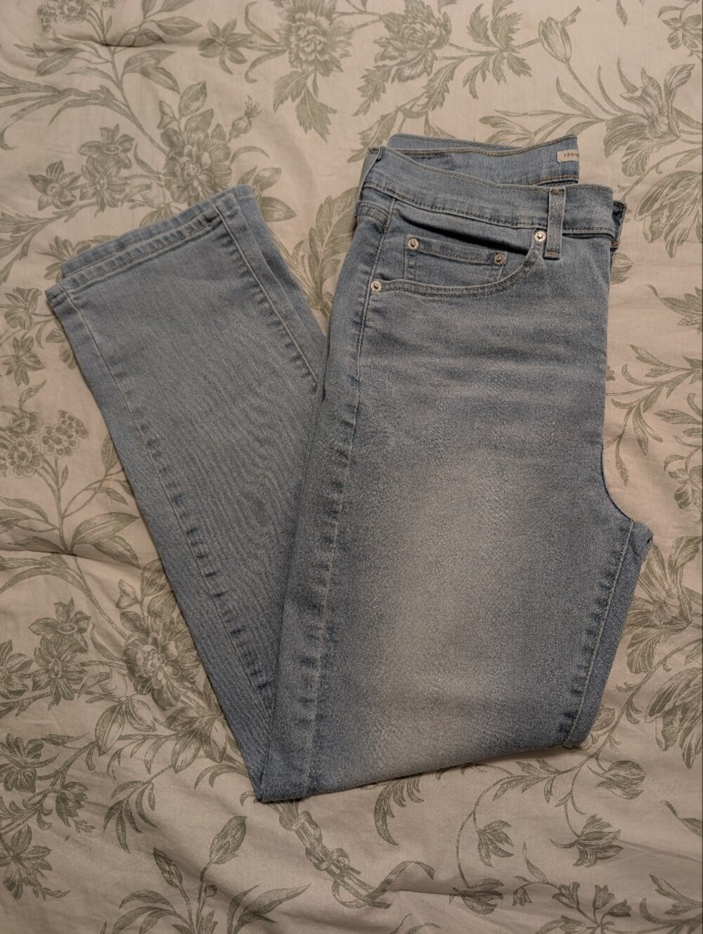 Levi's Women's 724 High Rise Straight Jeans
